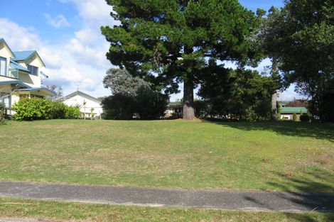 Photo of property in 18 Courtney Place, Pauanui, Hikuai, 3579