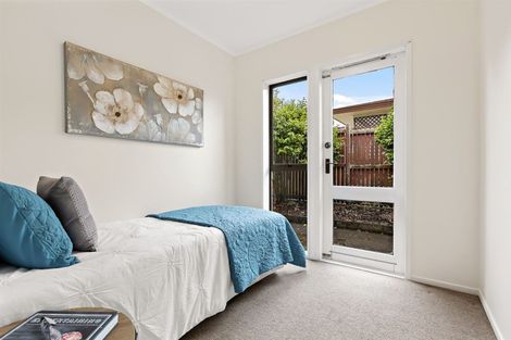 Photo of property in 6b Ursula Place, Half Moon Bay, Auckland, 2012