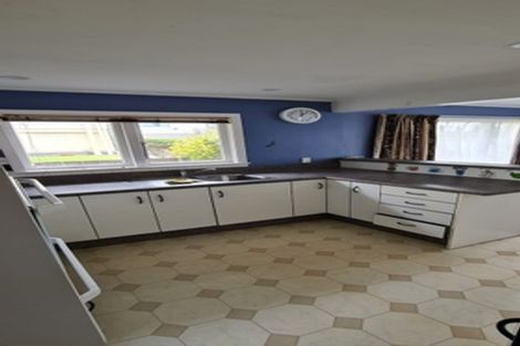 Photo of property in 72 Stewart Drive, Newlands, Wellington, 6037