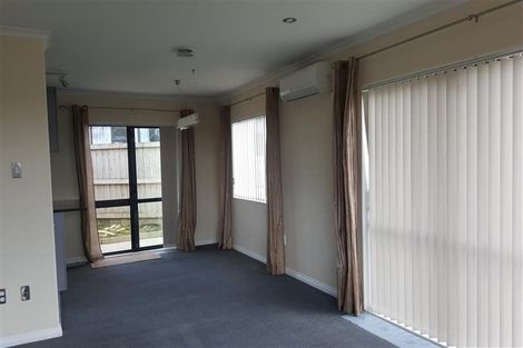 Photo of property in 25 Gordon Stanley Drive, Massey, Auckland, 0614