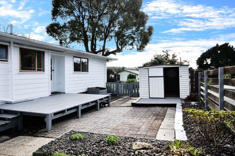 Photo of property in 8 Newland Grove, Henderson, Auckland, 0610