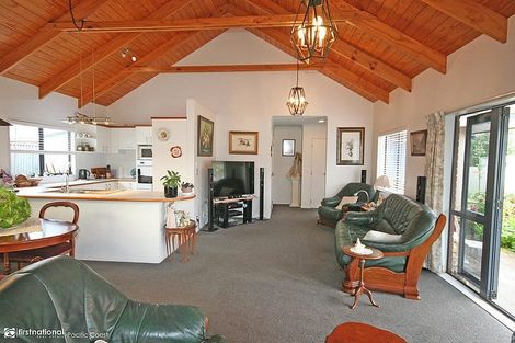 Photo of property in 107b Ocean Road, Whangamata, 3620