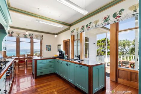 Photo of property in 25 Fairview Crescent, Kelburn, Wellington, 6012