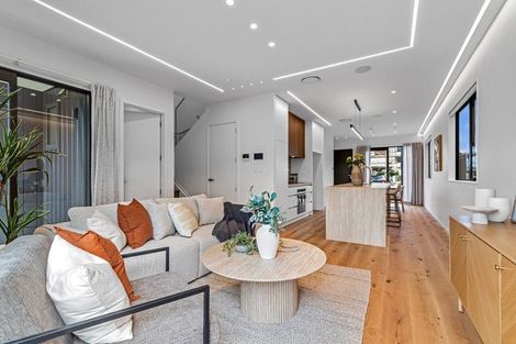 Photo of property in 47 Mahinga Kai Road, Orewa, 0931