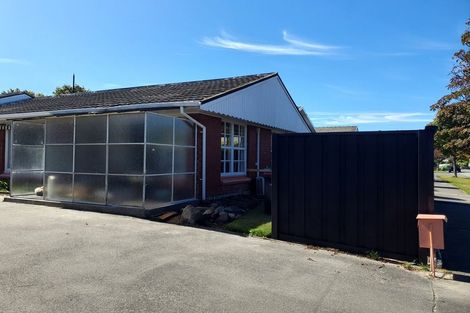 Photo of property in 2/42 Raxworthy Street, Ilam, Christchurch, 8041