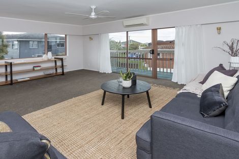 Photo of property in 3 Patons Road, Howick, Auckland, 2014