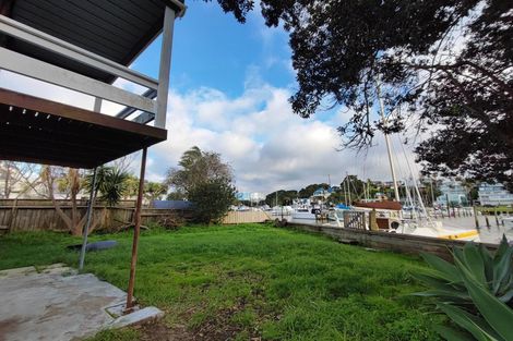 Photo of property in 2/22 Craig Road, Milford, Auckland, 0620