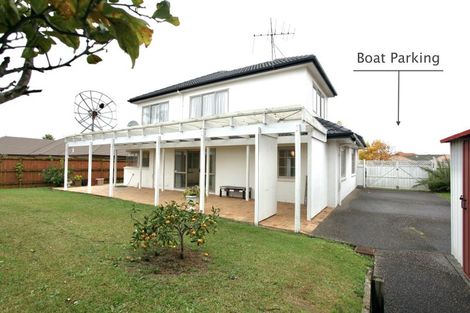 Photo of property in 7 Corta Bella Place, Golflands, Auckland, 2013