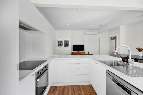 Photo of property in 2 Moana Crescent, Blagdon, New Plymouth, 4310