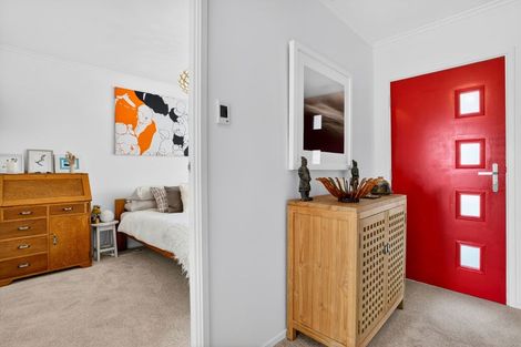 Photo of property in 2/35 Rangitoto Terrace, Milford, Auckland, 0620