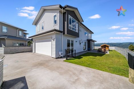 Photo of property in 2 Poto Road, Normandale, Lower Hutt, 5010