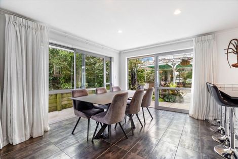 Photo of property in 25 Waitemata Drive, One Tree Point, 0118