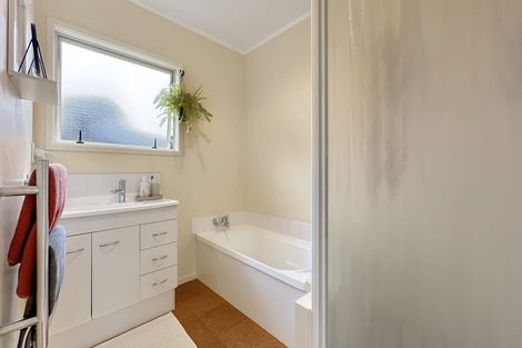 Photo of property in 1/49 Strid Road, Te Atatu South, Auckland, 0610