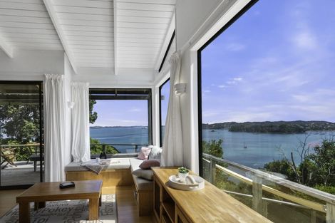 Photo of property in 200 Te Wahapu Road, Russell, 0272