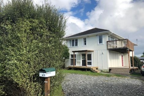 Photo of property in 42 Durham Street, Te Atatu Peninsula, Auckland, 0610