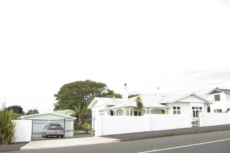 Photo of property in 9 Paynters Avenue, Strandon, New Plymouth, 4312