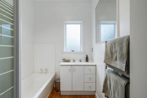 Photo of property in 2/159 Mokoia Road, Birkenhead, Auckland, 0626