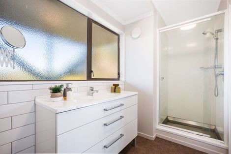 Photo of property in 29 Observatory Close, Whitby, Porirua, 5024