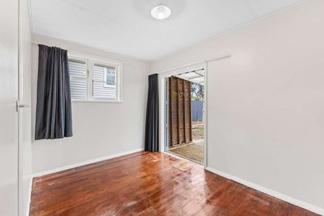 Photo of property in 29 Endeavour Street, Marfell, New Plymouth, 4310