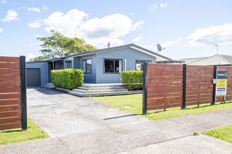 Photo of property in 28 Darlington Street, Ngatea, 3503