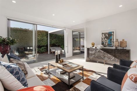 Photo of property in 45 Garreg Road, Bryndwr, Christchurch, 8052