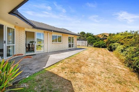 Photo of property in 3 Pikitanga Close, Tawa, Wellington, 5028