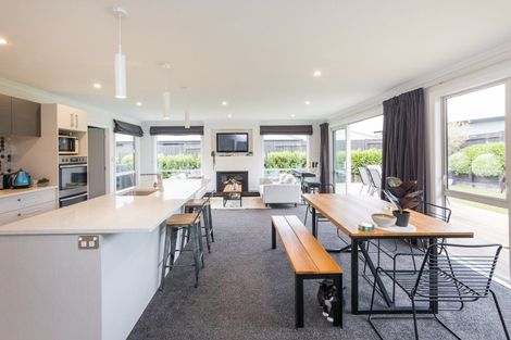 Photo of property in 10 Silicon Way, Fitzherbert, Palmerston North, 4410