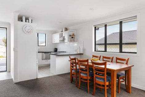 Photo of property in Waterview Estate, 5/4 Greystone Place, Omokoroa, 3114