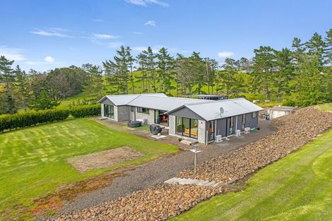 Photo of property in 4 Matahehe Lane, Tinopai, Matakohe, 0593