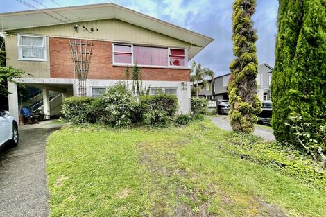 Photo of property in 13 Peter Terrace, Castor Bay, Auckland, 0620