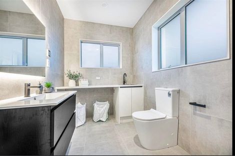 Photo of property in 15 Walter Ruddock Avenue, Kumeu, 0810