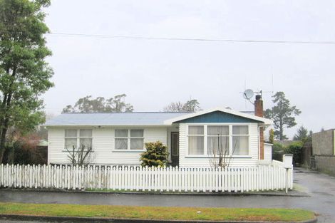 Photo of property in 8 Cleveland Street, Bader, Hamilton, 3206