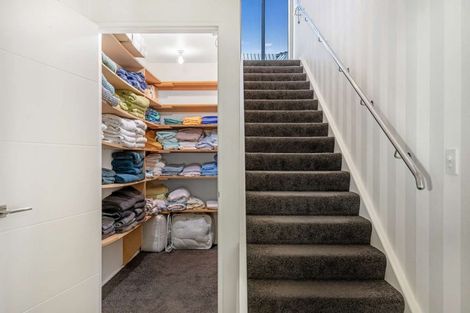 Photo of property in 39 Waikawa Road, Picton, 7220