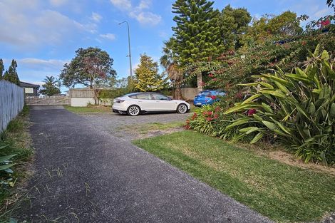 Photo of property in 440 East Coast Road, Windsor Park, Auckland, 0630