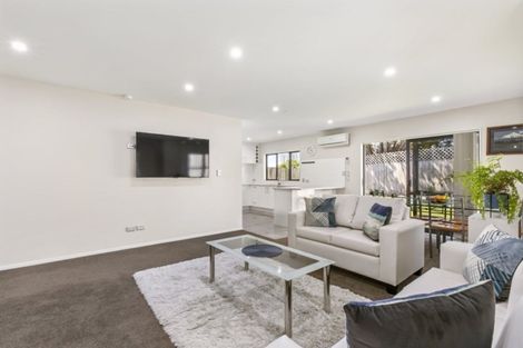 Photo of property in 15c Omana Road, Papatoetoe, Auckland, 2025