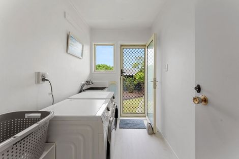 Photo of property in 14 Clyside Avenue, Half Moon Bay, Auckland, 2012