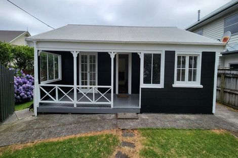 Photo of property in 23 Richmond Street, Fitzroy, New Plymouth, 4312