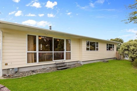 Photo of property in 24 Cecil Place, Cloverlea, Palmerston North, 4412