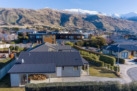 Photo of property in 12a Alpha Close, Wanaka, 9305