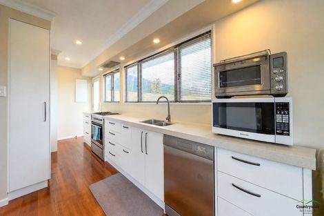 Photo of property in 4a Hillcrest Street, Tirau, 3410