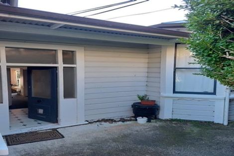 Photo of property in 3/133 Kelburn Parade, Kelburn, Wellington, 6012