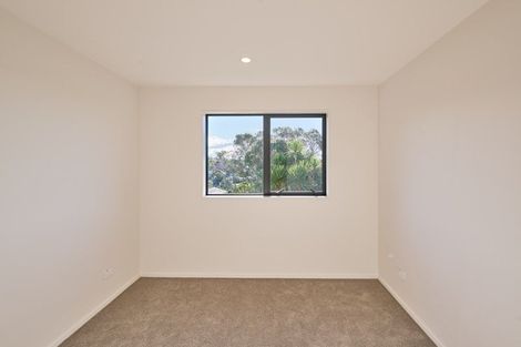 Photo of property in 4/147c Carlisle Road, Northcross, Auckland, 0632