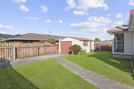 Photo of property in 64 Arawhata Road, Paraparaumu, 5032