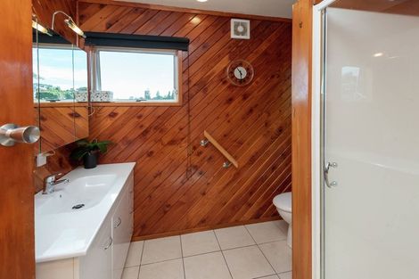 Photo of property in 44 Colmar Road, Mellons Bay, Auckland, 2014