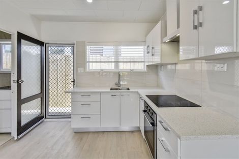 Photo of property in 2/7 James Road, Manurewa, Auckland, 2102