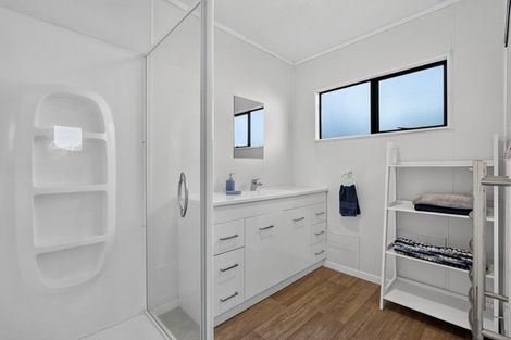 Photo of property in 1/30 Savoy Road, Glen Eden, Auckland, 0602
