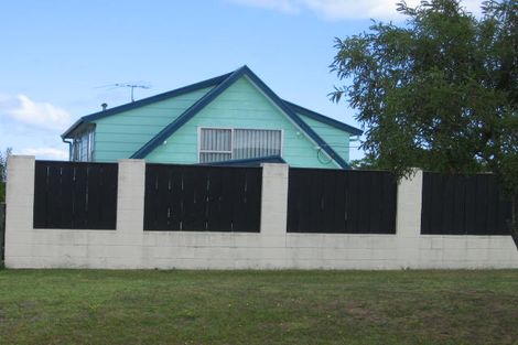 Photo of property in 1/30 Kowhai Road, Campbells Bay, Auckland, 0630