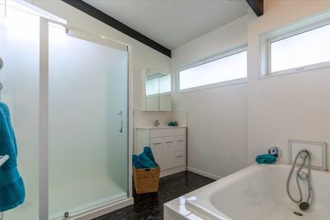 Photo of property in 57 Arapito Road, Titirangi, Auckland, 0604