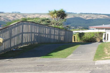 Photo of property in 43 Takapuwahia Drive, Takapuwahia, Porirua, 5022
