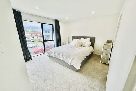 Photo of property in 64a Rosewarne Crescent, Glendene, Auckland, 0602